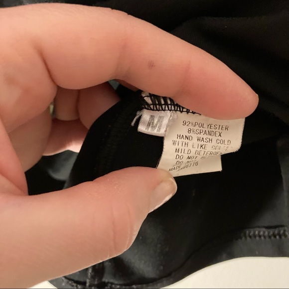 FREE IF BUNDLED Black Top Short Sleeve Scoopneck Pleated Blouse Medium EUC - Picture 7 of 9